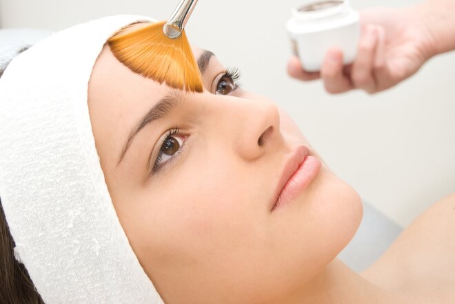 Пептидный пилинг для лица: эффективный метод омоложения кожи